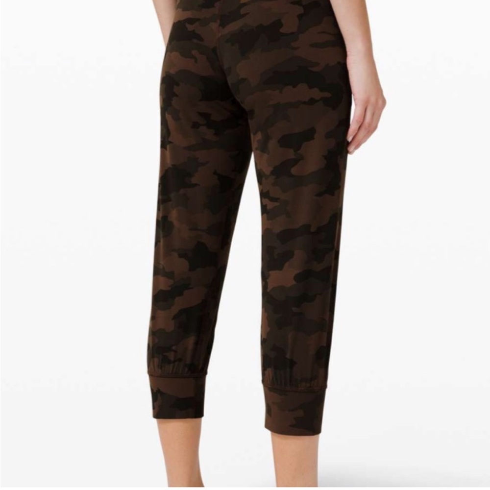 Lululemon Align Jogger Camo Nulu Soft Pants Size 8